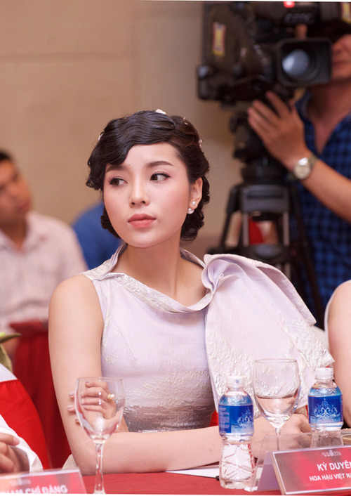 Hoa hậu Kỳ Duyên vừa xuất hiện tại buổi họp báo Hoa hậu Việt Nam vòng sơ khảo khu vực miền Bắc.